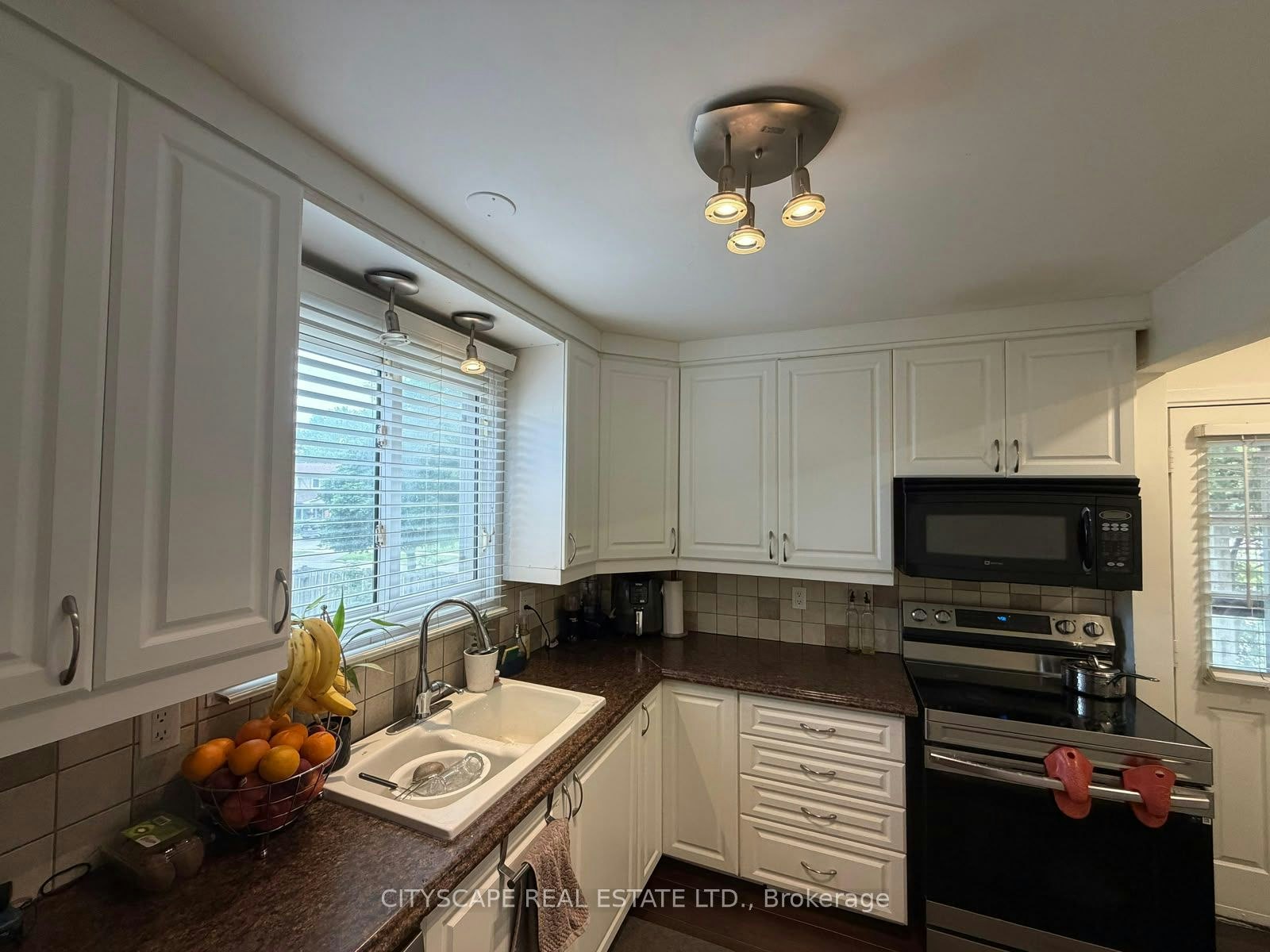3346 Chokecherry Crescent, Mississauga, ON, L5L 1A9 - 7