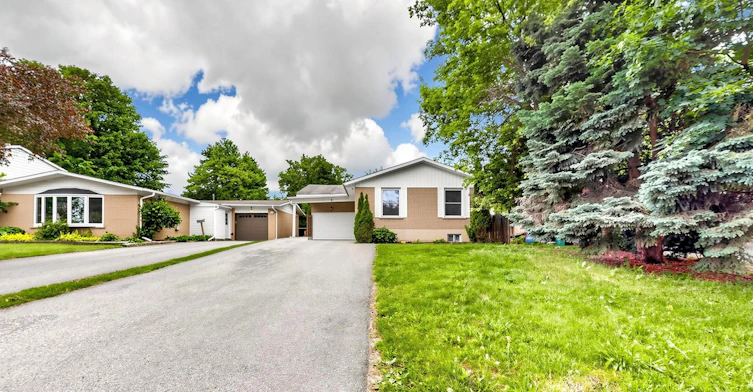 8 Caledonia Road, Orangeville, ON, L9W 2V3