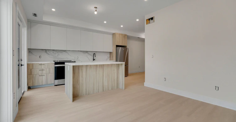 04-625 Harvie Avenue, Toronto, ON, M6E 4M4 - 8