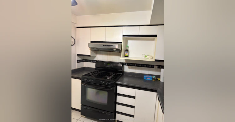 115 Antigua Road, Mississauga, ON, L5B 2T9 - 4