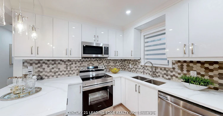 3070 O'hagan Drive, Mississauga, ON, L5C 2C5 - 7