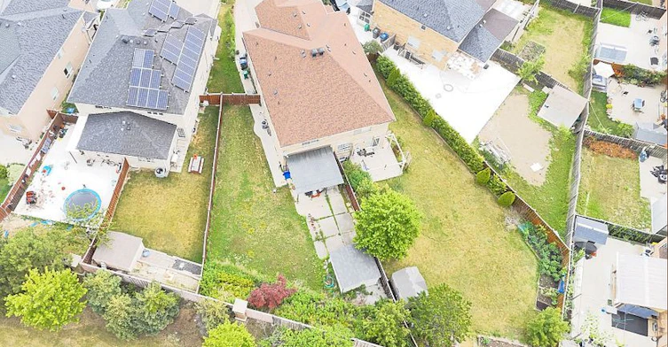 28 Jingle Crescent, Brampton, ON, L6S 0B2 - 2