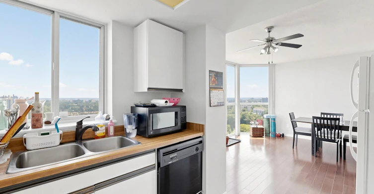 1808-1360 Rathburn Road E, Mississauga, ON, L4W 4H4 - 13