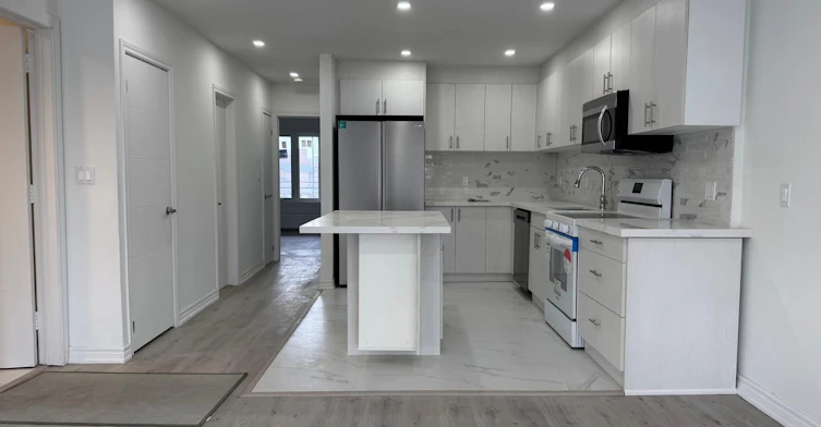 2986a Dufferin Street, Toronto, ON, M6B 3T3 - 4