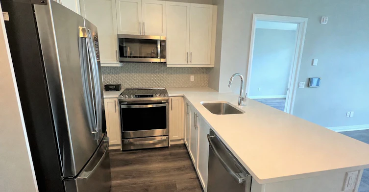 215-50 Kaitting Trail, Oakville, ON, L6M 5N3 - 2
