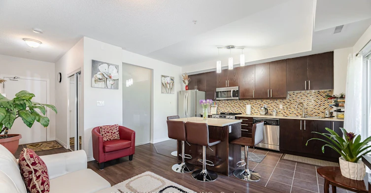 209-570 Lolita Gardens, Mississauga, ON, L5A 0A1 - 2