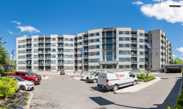 520-383 Main Street E