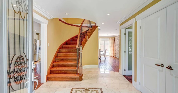 1570 Tipperary Court, Mississauga, ON, L5H 3Z4 - 4