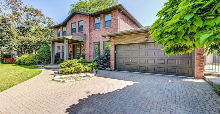 1570 Tipperary Court, Mississauga, ON, L5H 3Z4