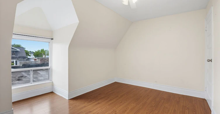 Upper-914 Bloor Street W, Toronto, ON, M6H 1L1 - 17