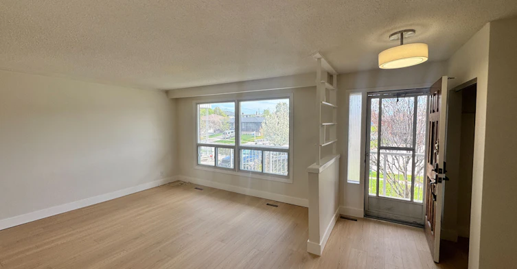 29 Dellbrook Crescent, Toronto, ON, M9L 1E3 - 4
