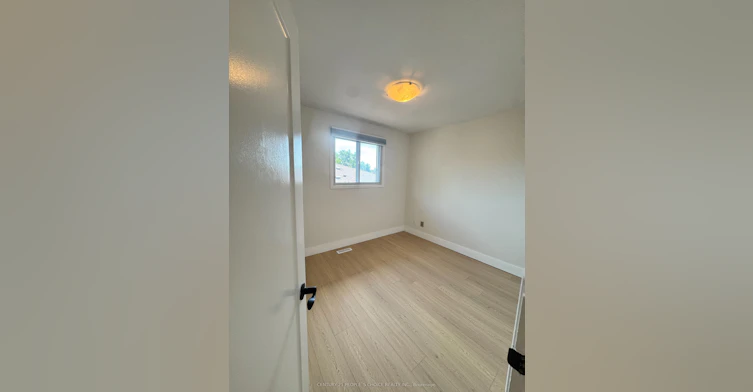 29 Dellbrook Crescent, Toronto, ON, M9L 1E3 - 13