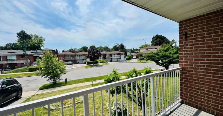 29 Dellbrook Crescent, Toronto, ON, M9L 1E3 - 2