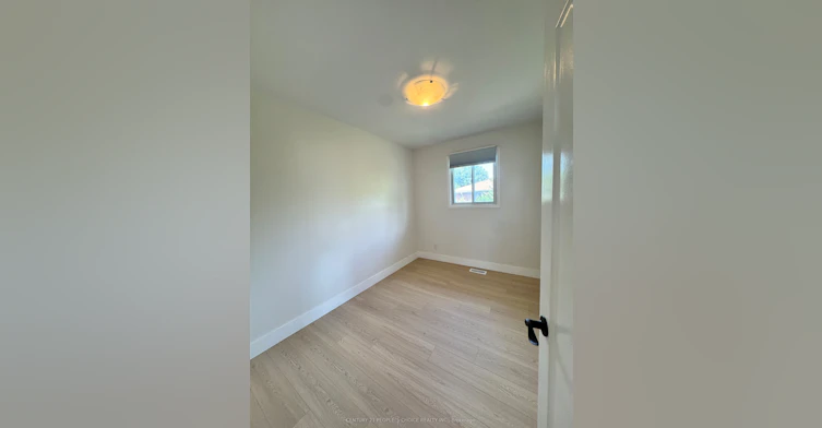 29 Dellbrook Crescent, Toronto, ON, M9L 1E3 - 12