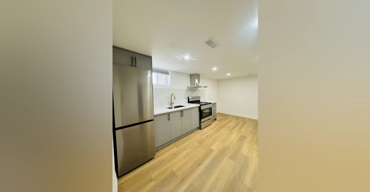 29 Dellbrook Crescent, Toronto, ON, M9L 1E3 - 17