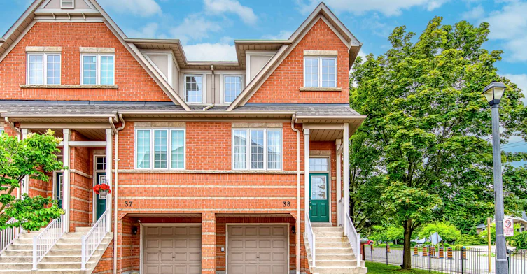38-38 Fairview Road W, Mississauga, ON, L5B 4J8