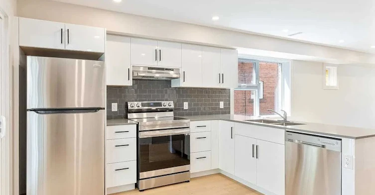 Main & 2nd Flr-41 Bowie Avenue, Toronto, ON, M6E 2P2