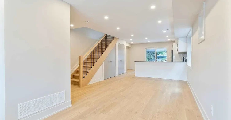 Main & 2nd Flr-41 Bowie Avenue, Toronto, ON, M6E 2P2 - 4