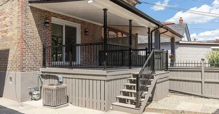 Main & 2nd Flr-41 Bowie Avenue, Toronto, ON, M6E 2P2 - 11