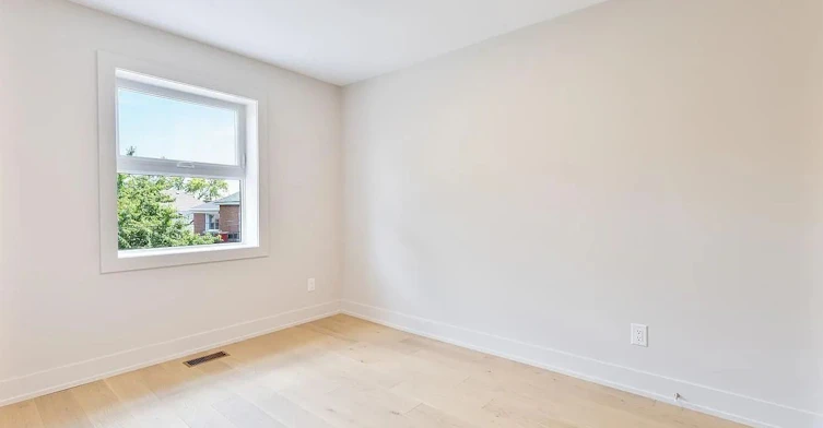 Main & 2nd Flr-41 Bowie Avenue, Toronto, ON, M6E 2P2 - 6