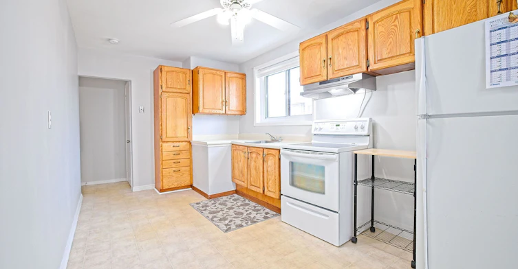 130 Duncanwoods Drive, Toronto, ON, M9L 2E1 - 15