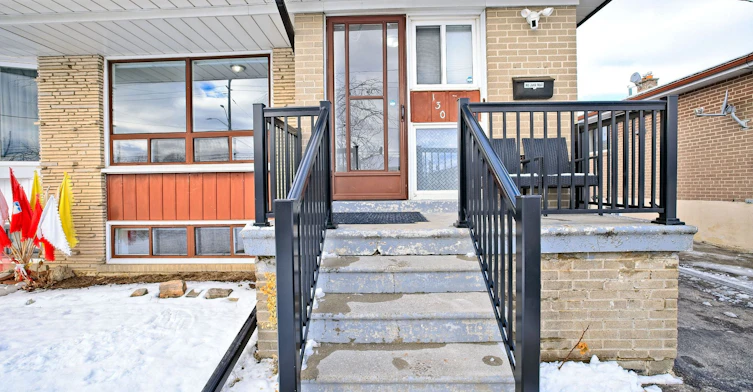 130 Duncanwoods Drive, Toronto, ON, M9L 2E1 - 17