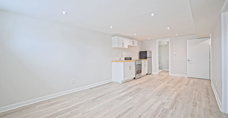 Bsmt-130 Duncanwoods Drive, Toronto, ON, M9L 2E1 - 4