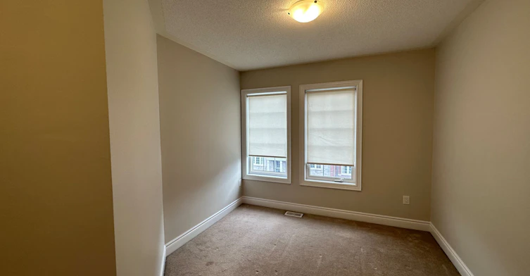7227 Triumph Lane, Mississauga, ON, L5N 0C5 - 7