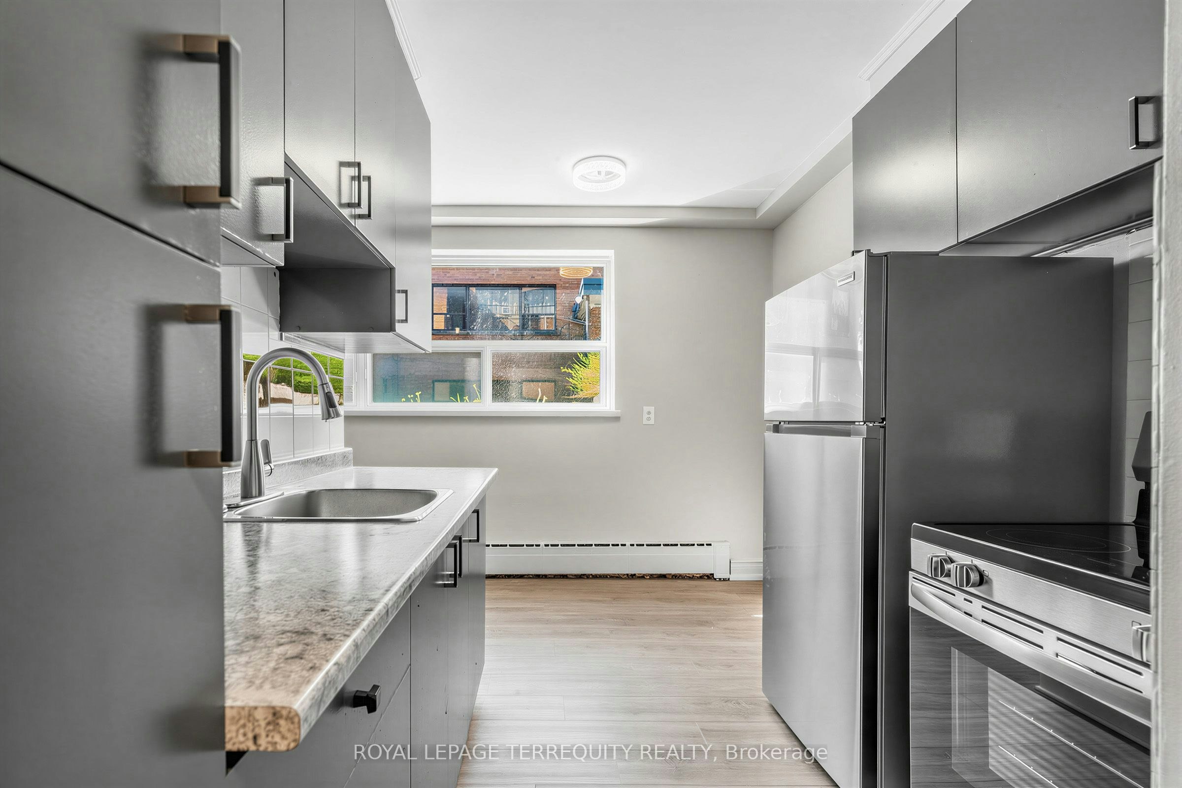 3-2550 Keele Street, Toronto, ON, M6L 2N8 - 2