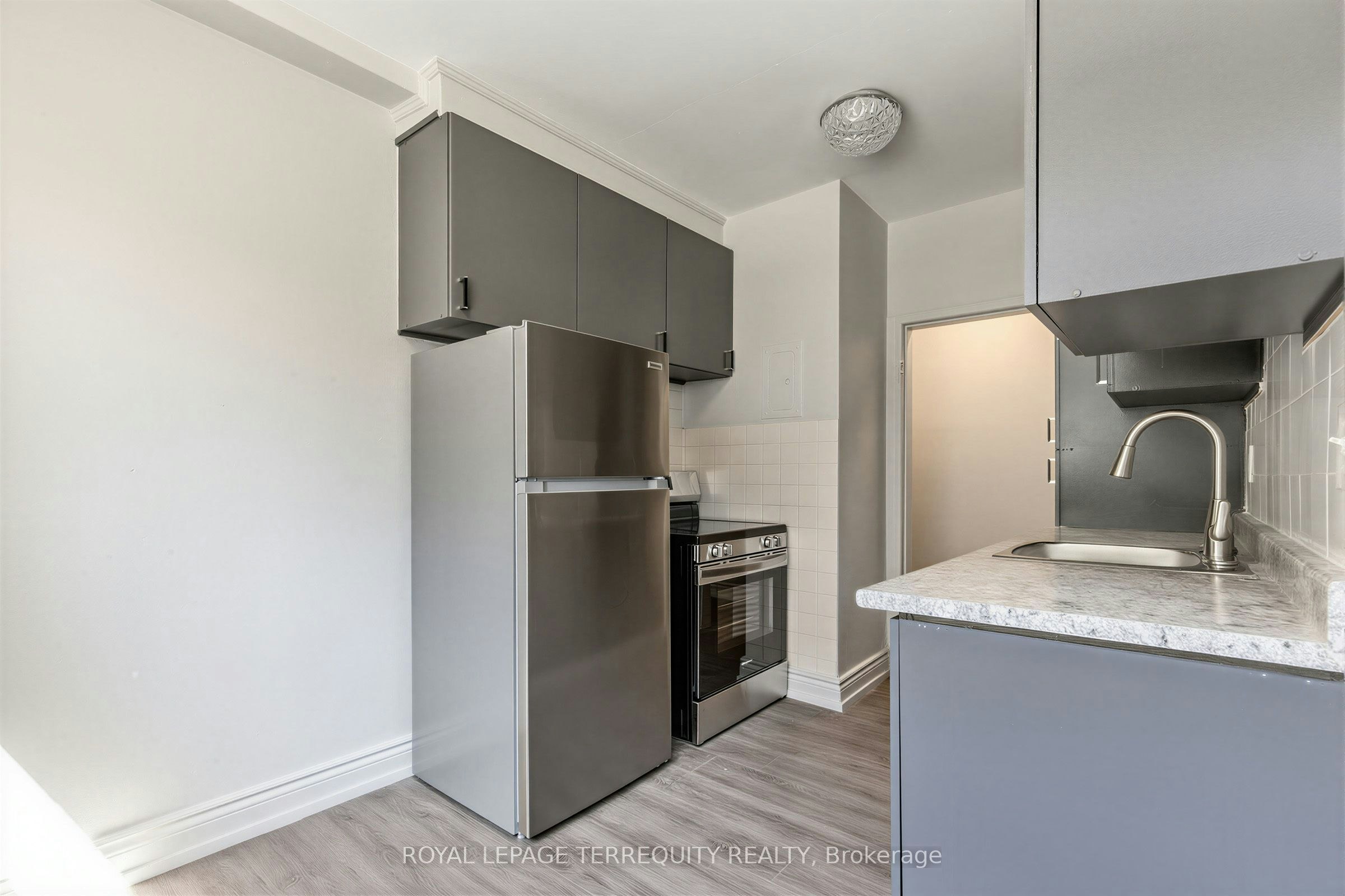 3-2550 Keele Street, Toronto, ON, M6L 2N8 - 3