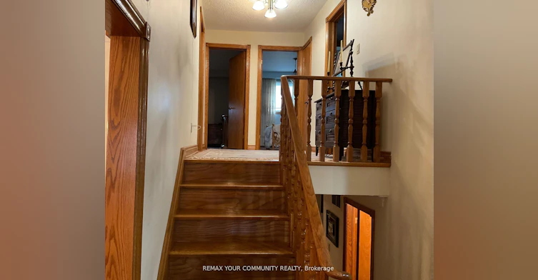 Upper 3 Levels-391 Glen Park Avenue, Toronto, ON, M6B 2E6 - 7