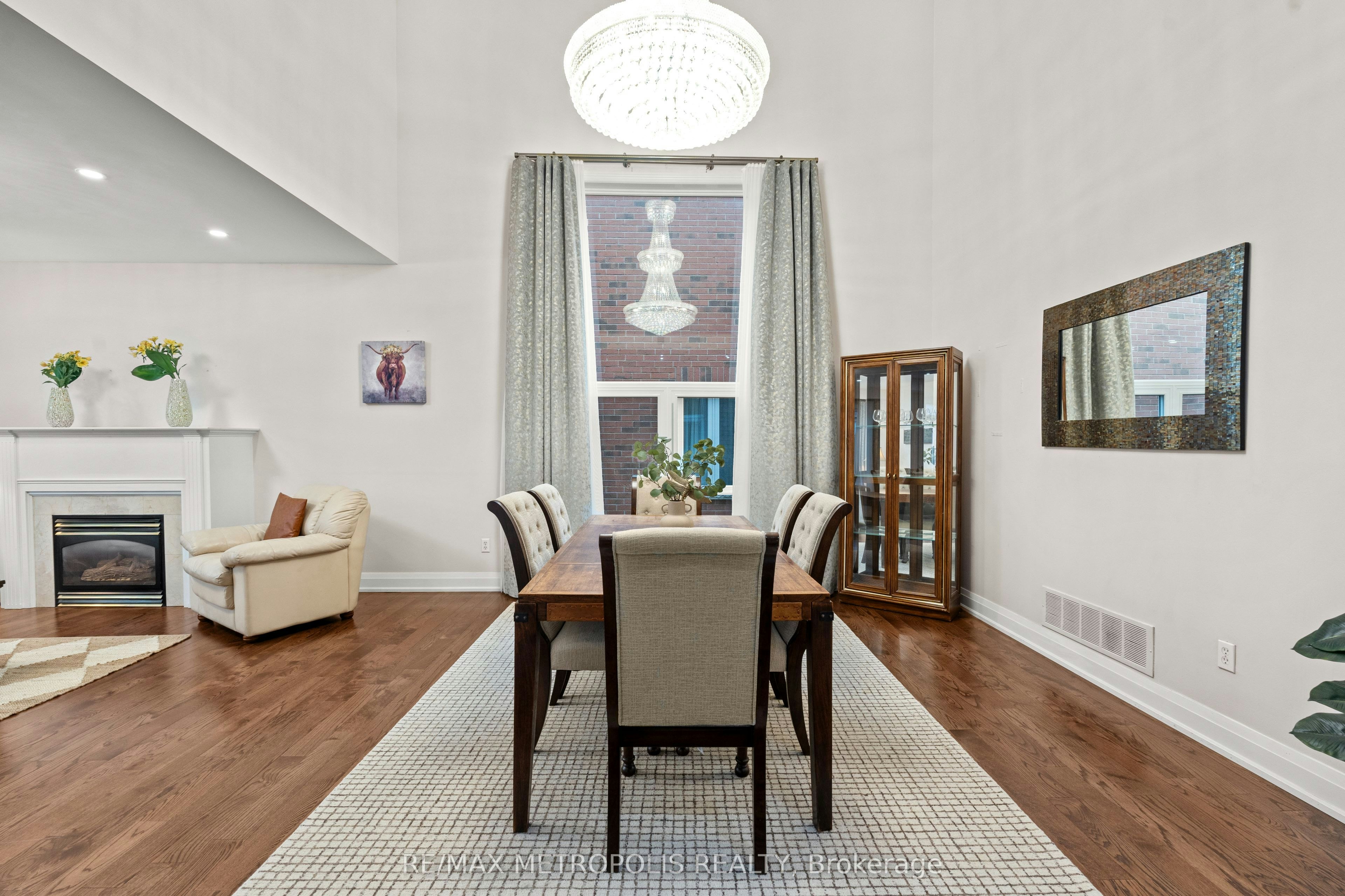 Main & Upper-552 Feathergrass Crescent, Mississauga, ON, L4Z 3Y5