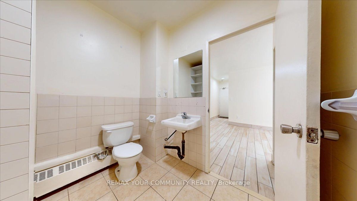 1A-2645 Keele Street, Toronto, ON, M6L 2P2 - 17
