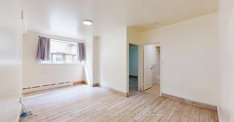 1A-2645 Keele Street, Toronto, ON, M6L 2P2 - 7