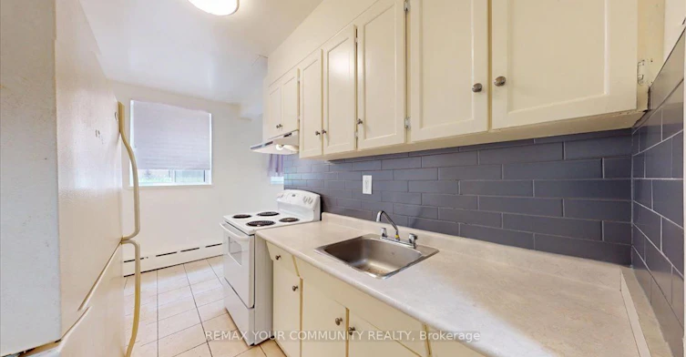1A-2645 Keele Street, Toronto, ON, M6L 2P2 - 3