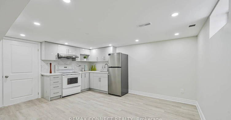55 Taysham Crescent, Toronto, ON, M9V 1X1 - 5