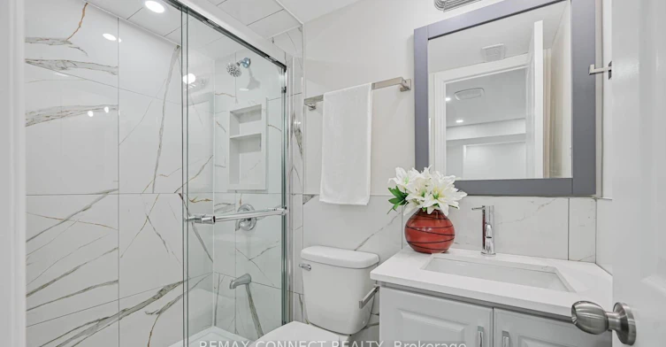 55 Taysham Crescent, Toronto, ON, M9V 1X1 - 8