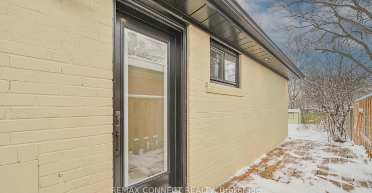 55 Taysham Crescent, Toronto, ON, M9V 1X1 - 2
