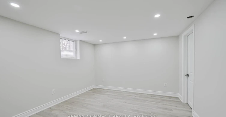 55 Taysham Crescent, Toronto, ON, M9V 1X1 - 6