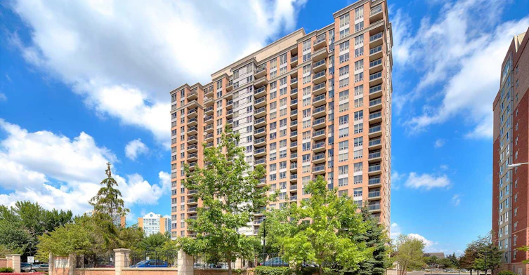2103-55 Strathaven Drive, Mississauga, ON, L5R 4G9