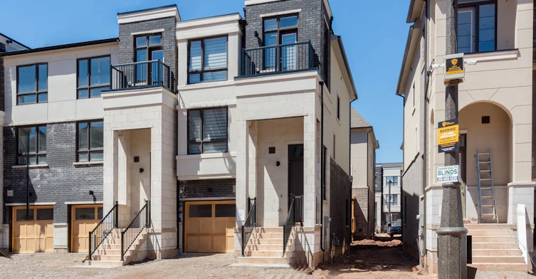 1357 Kaniv Street, Oakville, ON, L6M 4L8