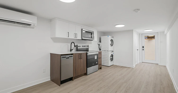 D-69 Claybrooke Street, Toronto, ON, M6M 3P8 - 10