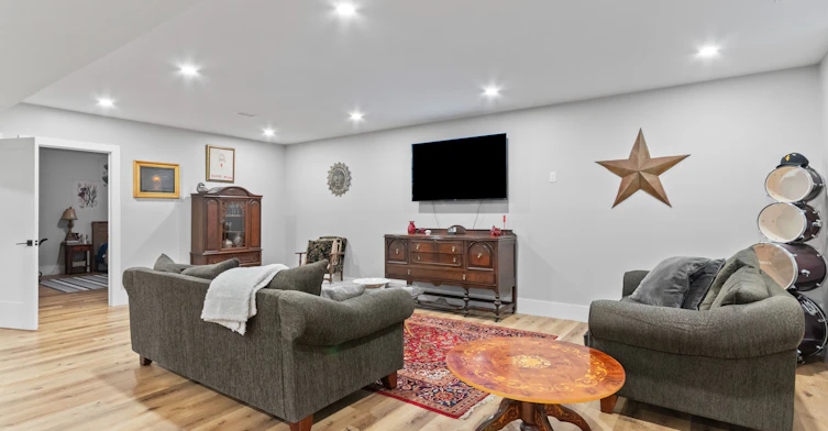 BSMT-3047 Grenville Drive, Mississauga, ON, L5A 2P6 - 4