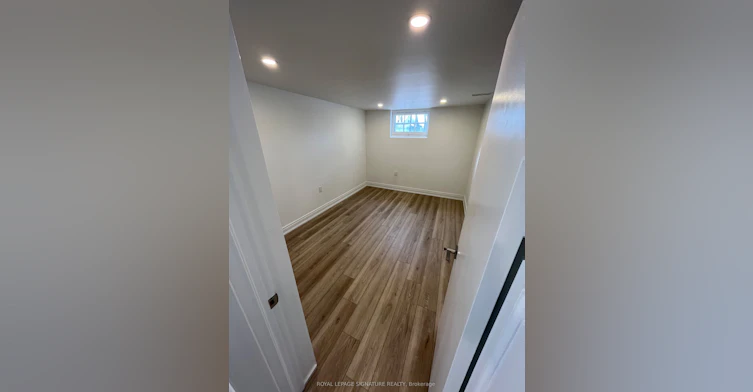Lower-54 Riverdale Drive, Toronto, ON, M9V 2T3 - 8