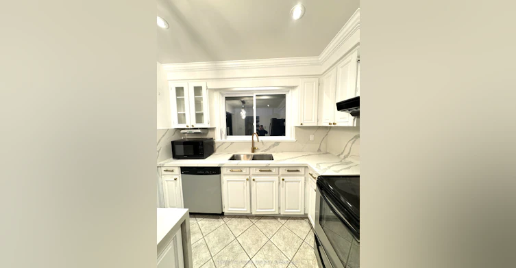 43 Foxrun Avenue, Toronto, ON, M3L 1L9 - 3