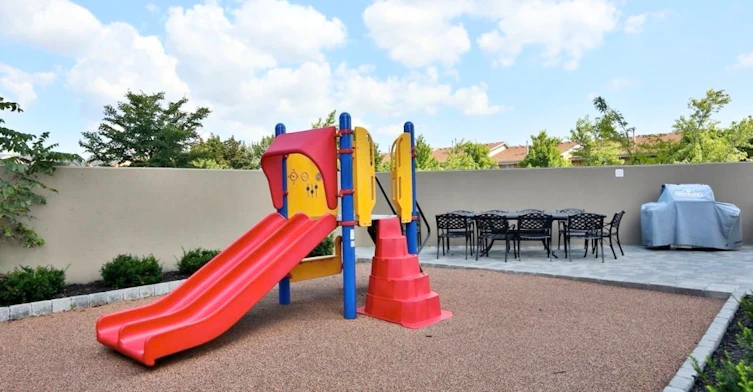 TH 105-220 Forum Drive, Mississauga, ON, L4Z 4K1 - 24