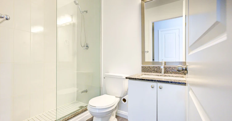 101-55 Eglinton Avenue W, Mississauga, ON, L5R 0E4 - 14