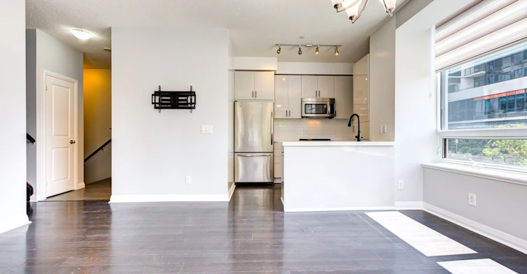 101-55 Eglinton Avenue W, Mississauga, ON, L5R 0E4 - 8