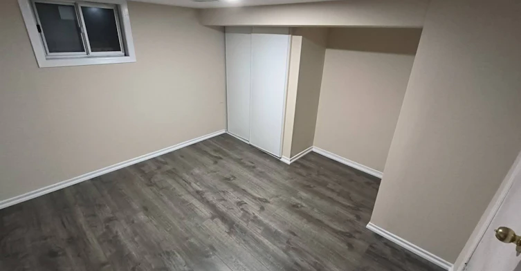 55 Chamberlain B1 Avenue, Toronto, ON, M6E 4J9