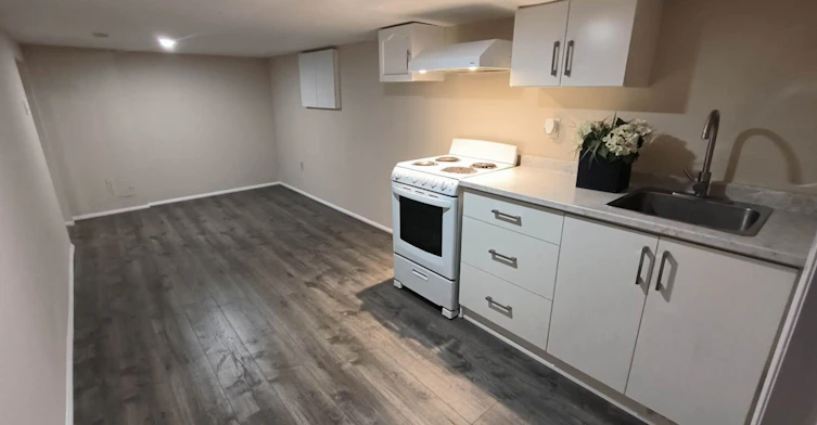 55 Chamberlain B1 Avenue, Toronto, ON, M6E 4J9 - 2
